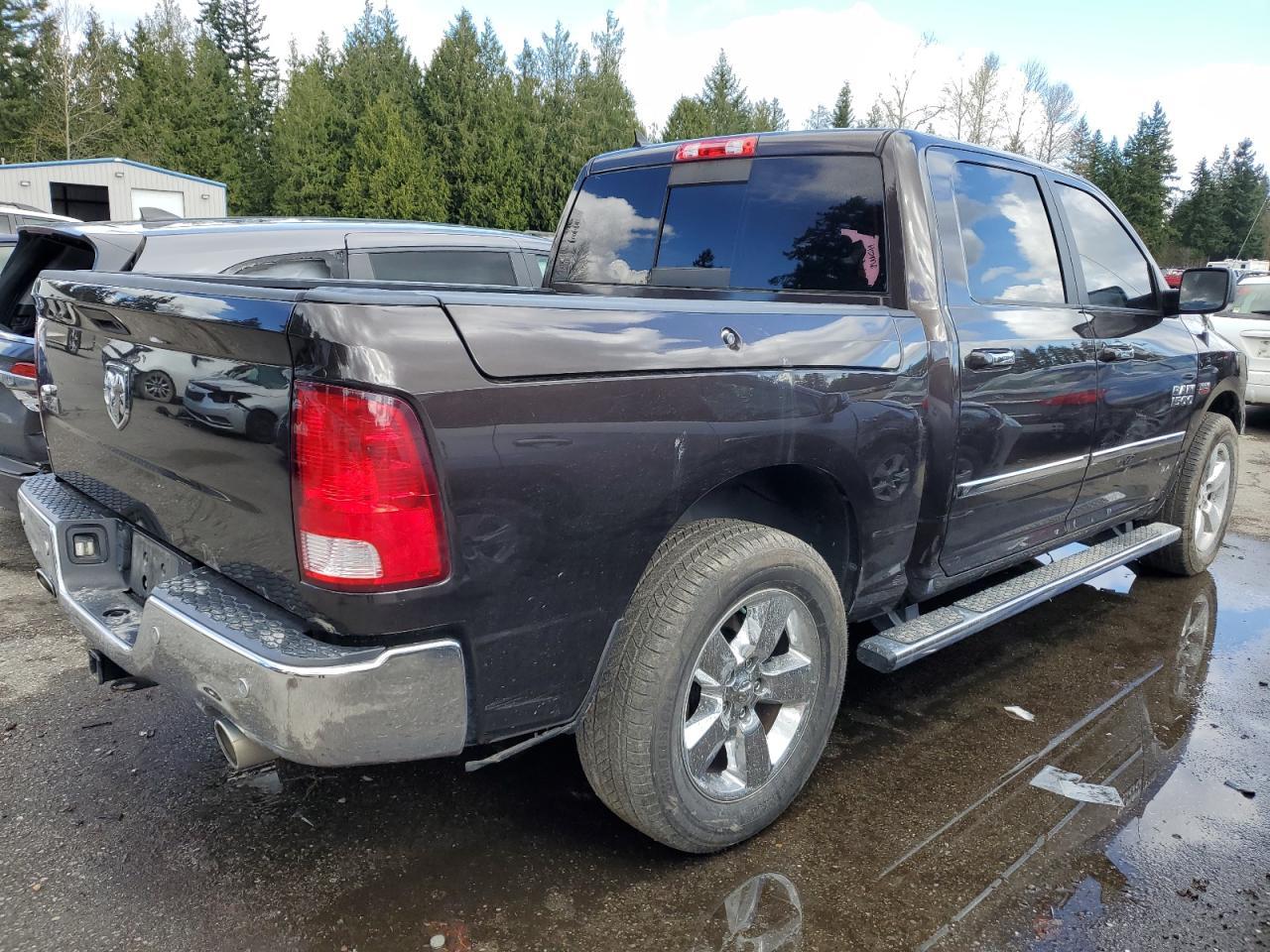 2017 RAM 1500 SLT - Image 3