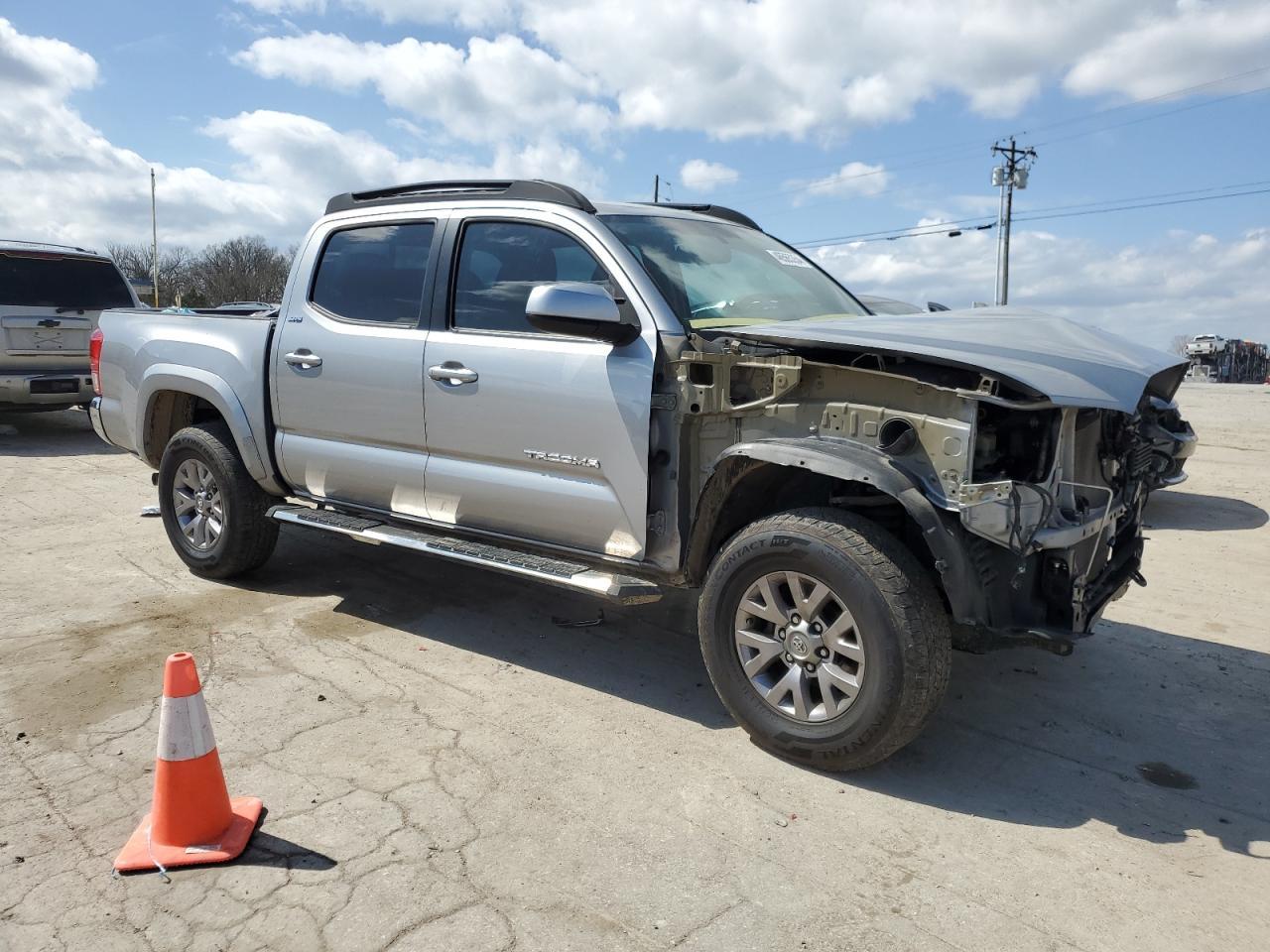 2017 TOYOTA TACOMA DOU - Фото 4