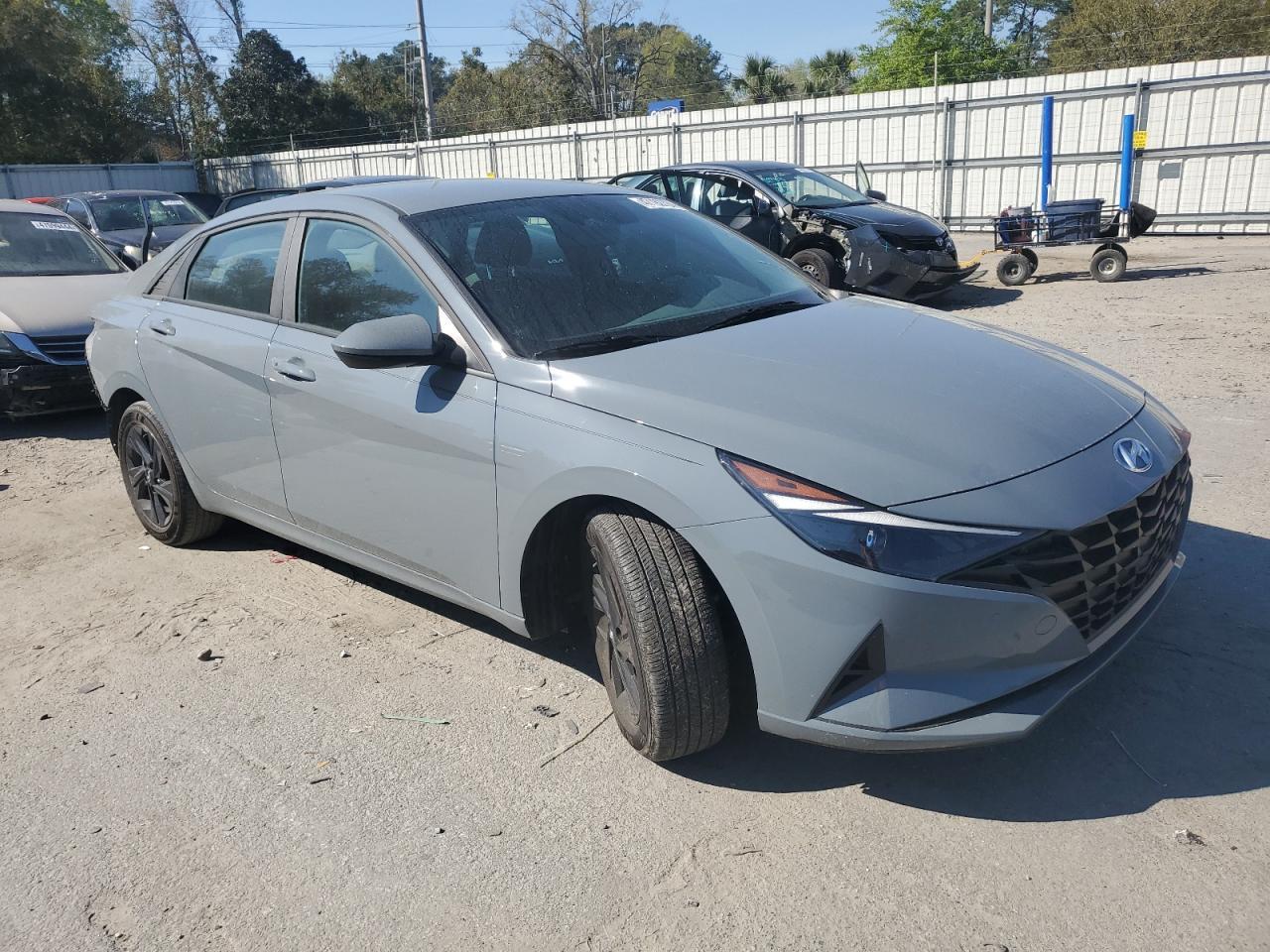 2023 HYUNDAI ELANTRA SE - Фото 4