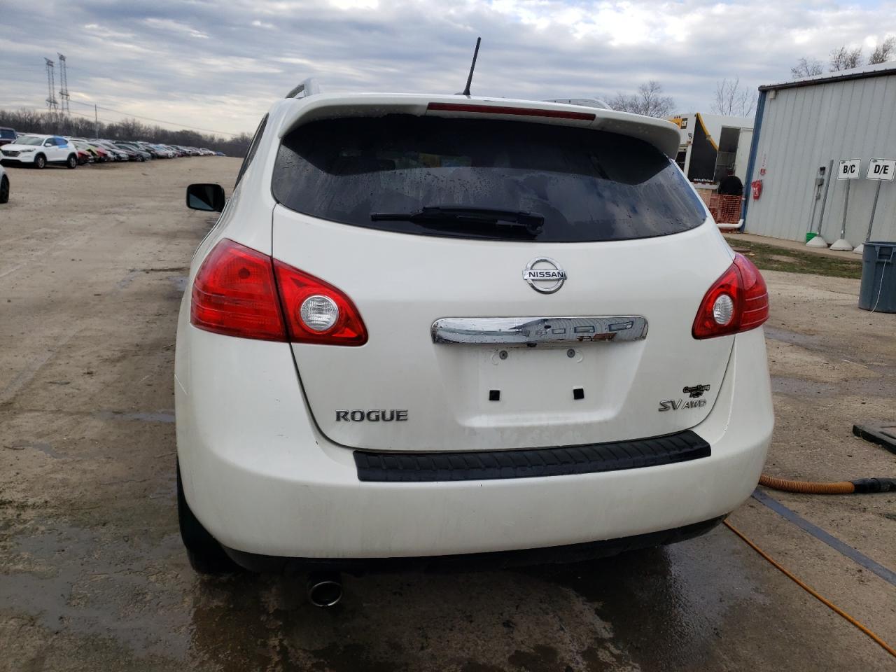 2013 NISSAN ROGUE S - Image 6