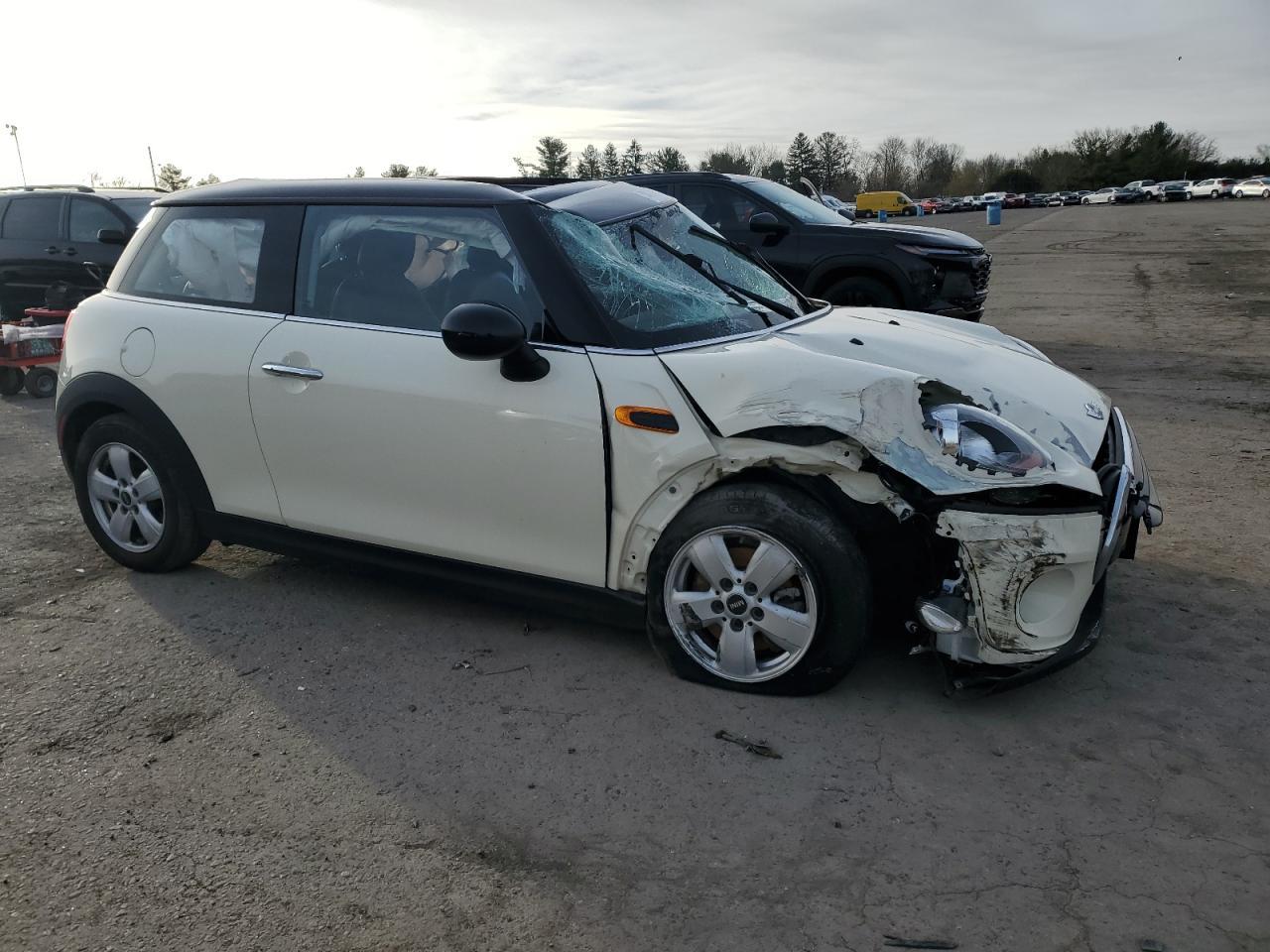 2017 MINI COOPER - Image 4