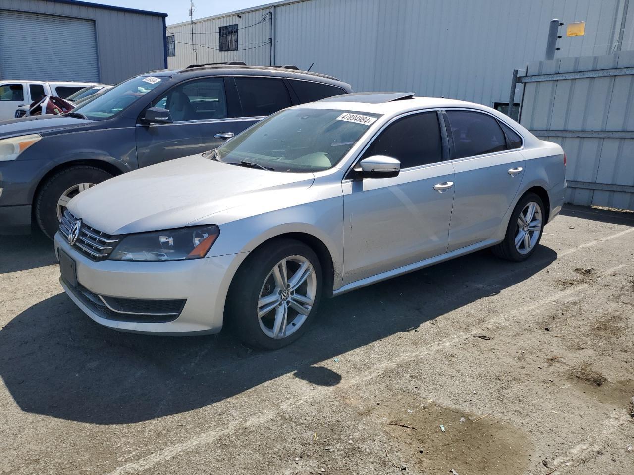 2014 VOLKSWAGEN PASSAT SE car image