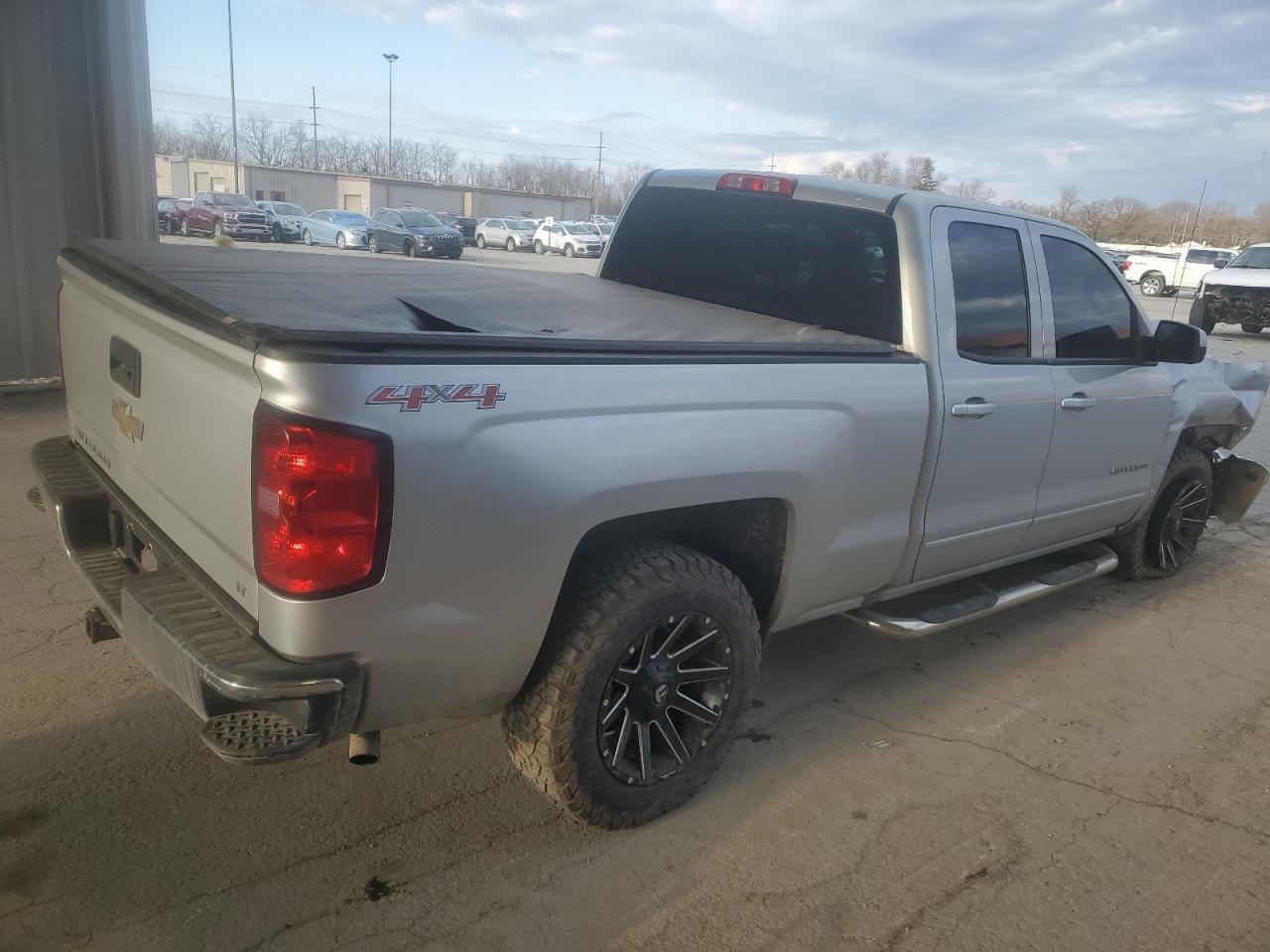 2016 CHEVROLET SILVERADO - Фото 3