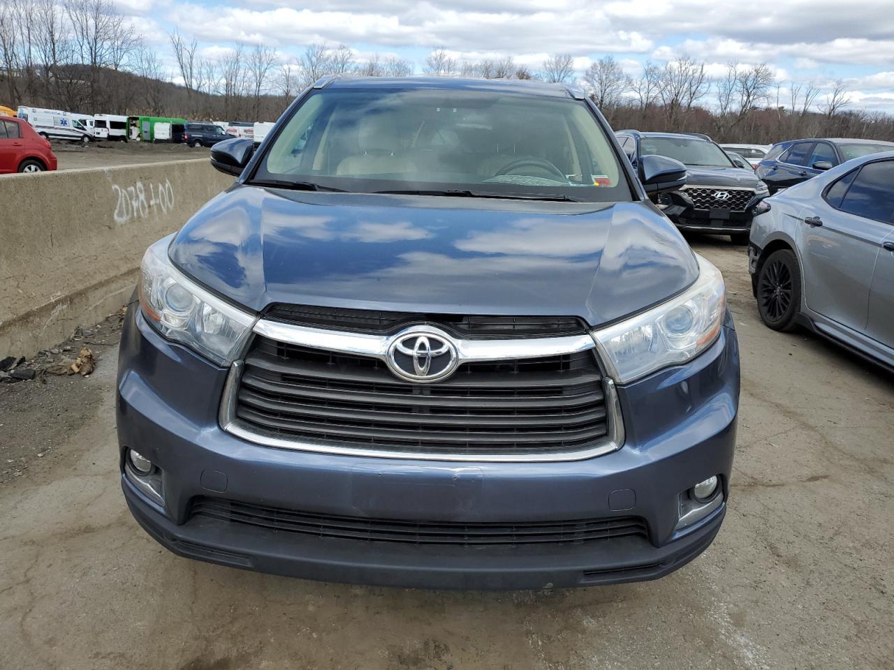 2015 TOYOTA HIGHLANDER - Image 5