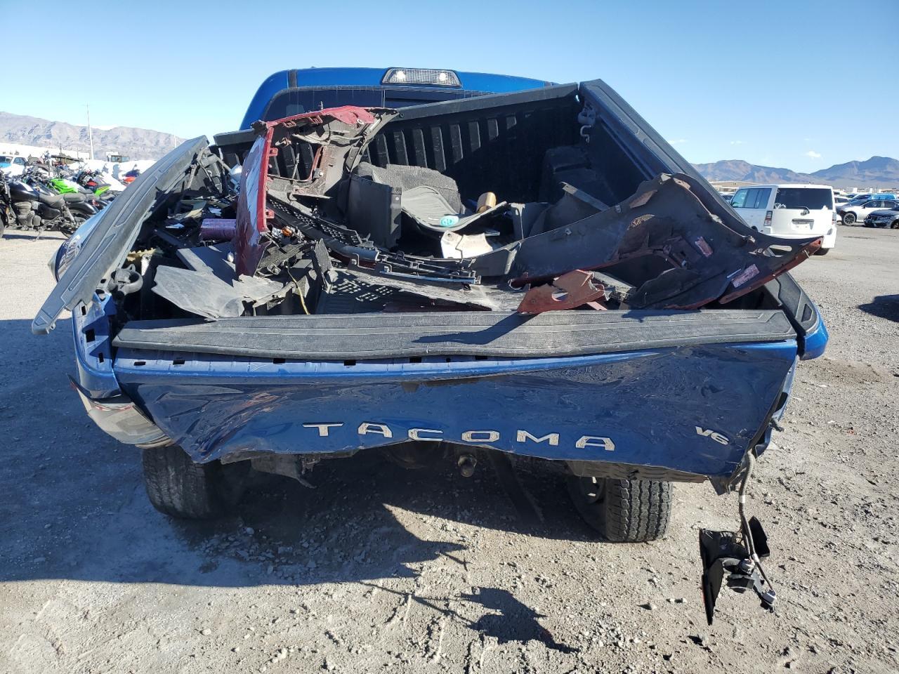 2017 TOYOTA TACOMA DOU - Фото 6