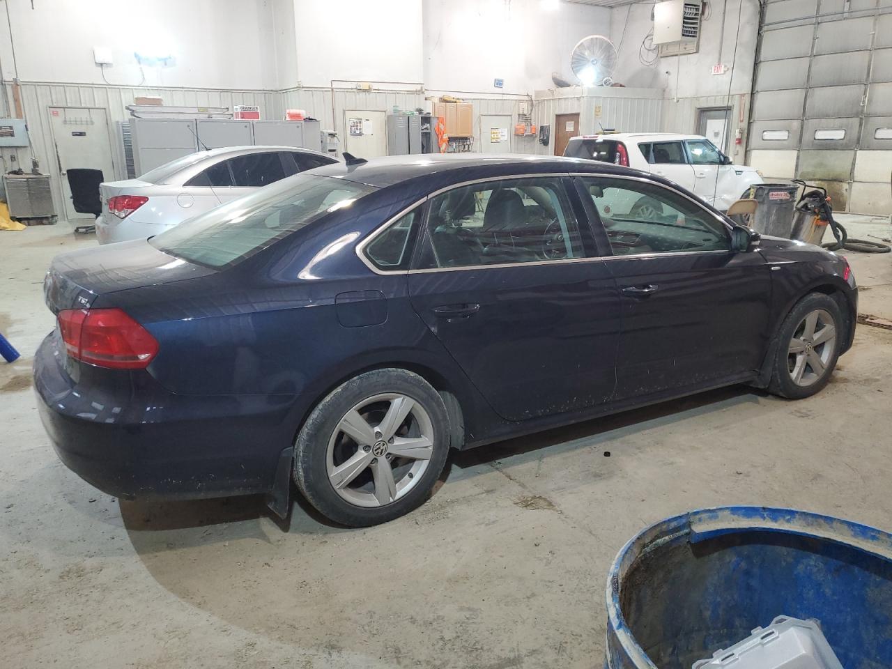 2014 VOLKSWAGEN PASSAT S - Фото 3