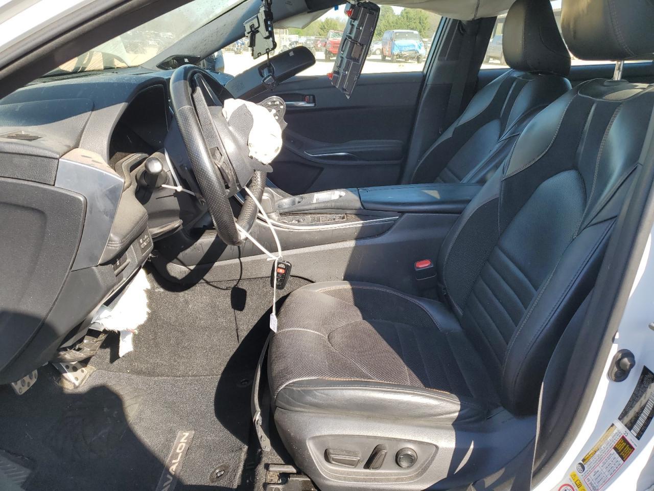 2019 TOYOTA AVALON XLE - Image 7