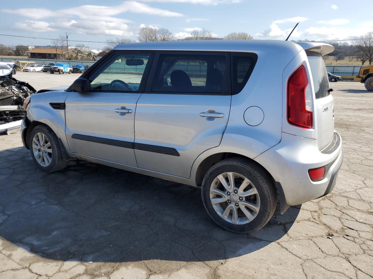 2013 KIA SOUL + - Image 2
