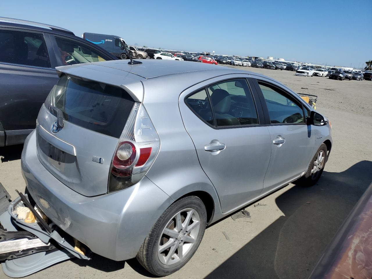 2013 TOYOTA PRIUS C - Image 3