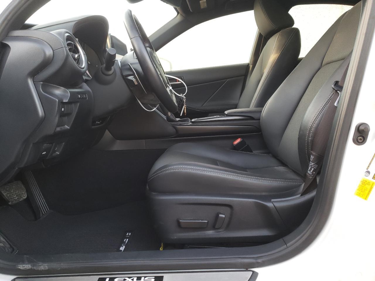 2021 LEXUS IS 300 - Image 7
