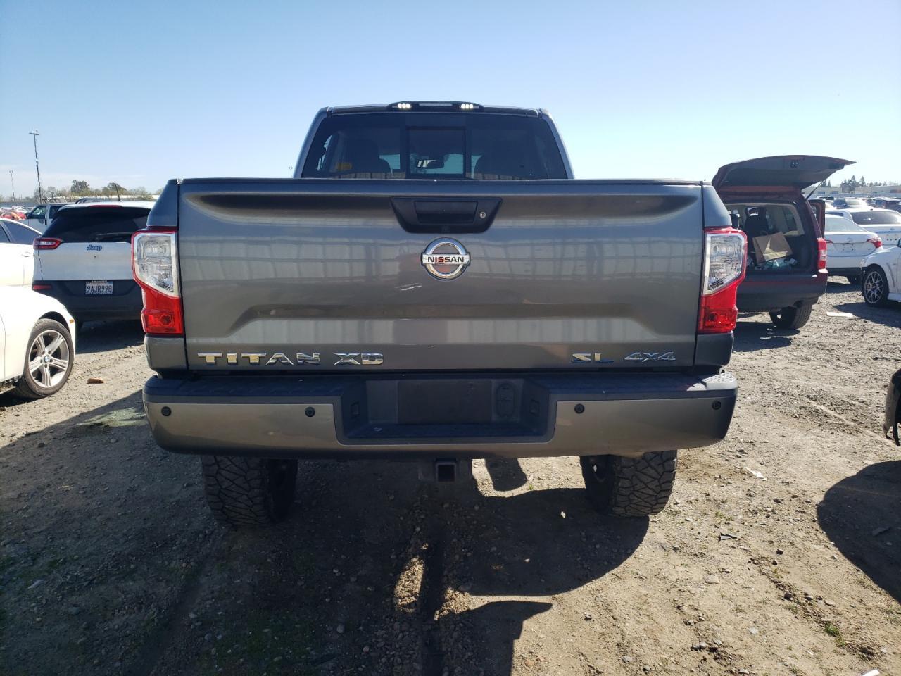 2017 NISSAN TITAN XD S - Фото 6