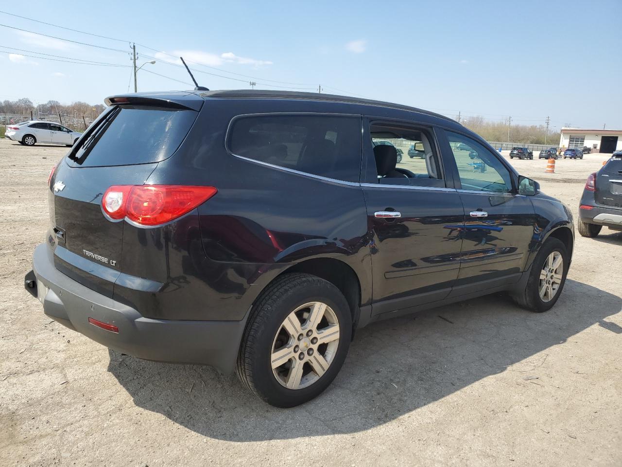 2011 CHEVROLET TRAVERSE L - Фото 3