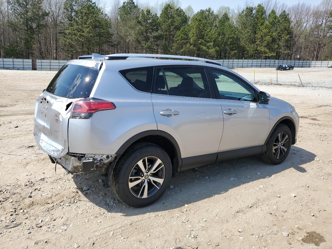 2016 TOYOTA RAV4 XLE - Image 3