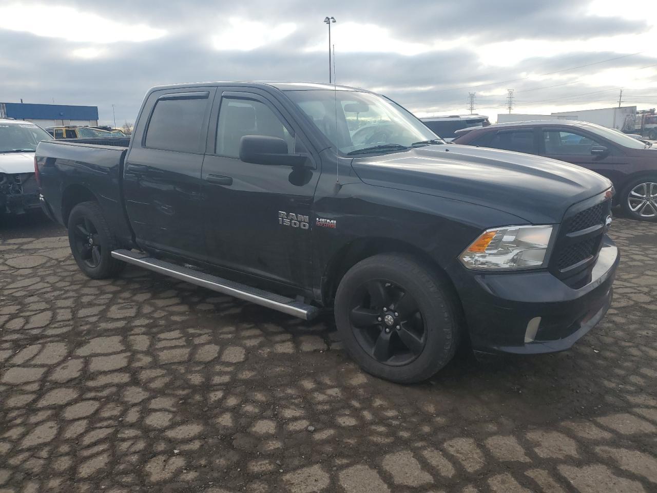 2014 RAM 1500 ST - Image 4