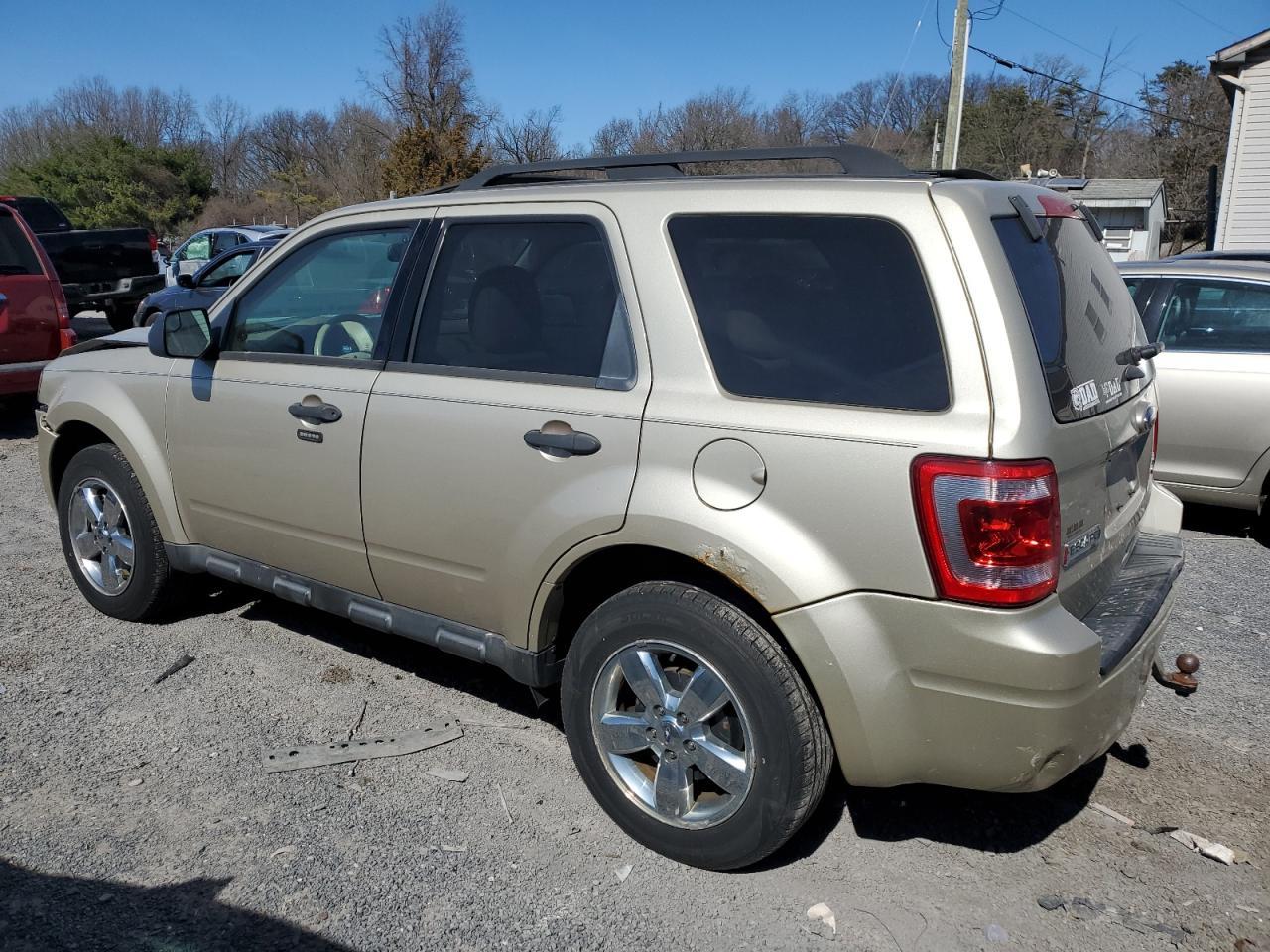 2012 FORD ESCAPE XLT - Image 2