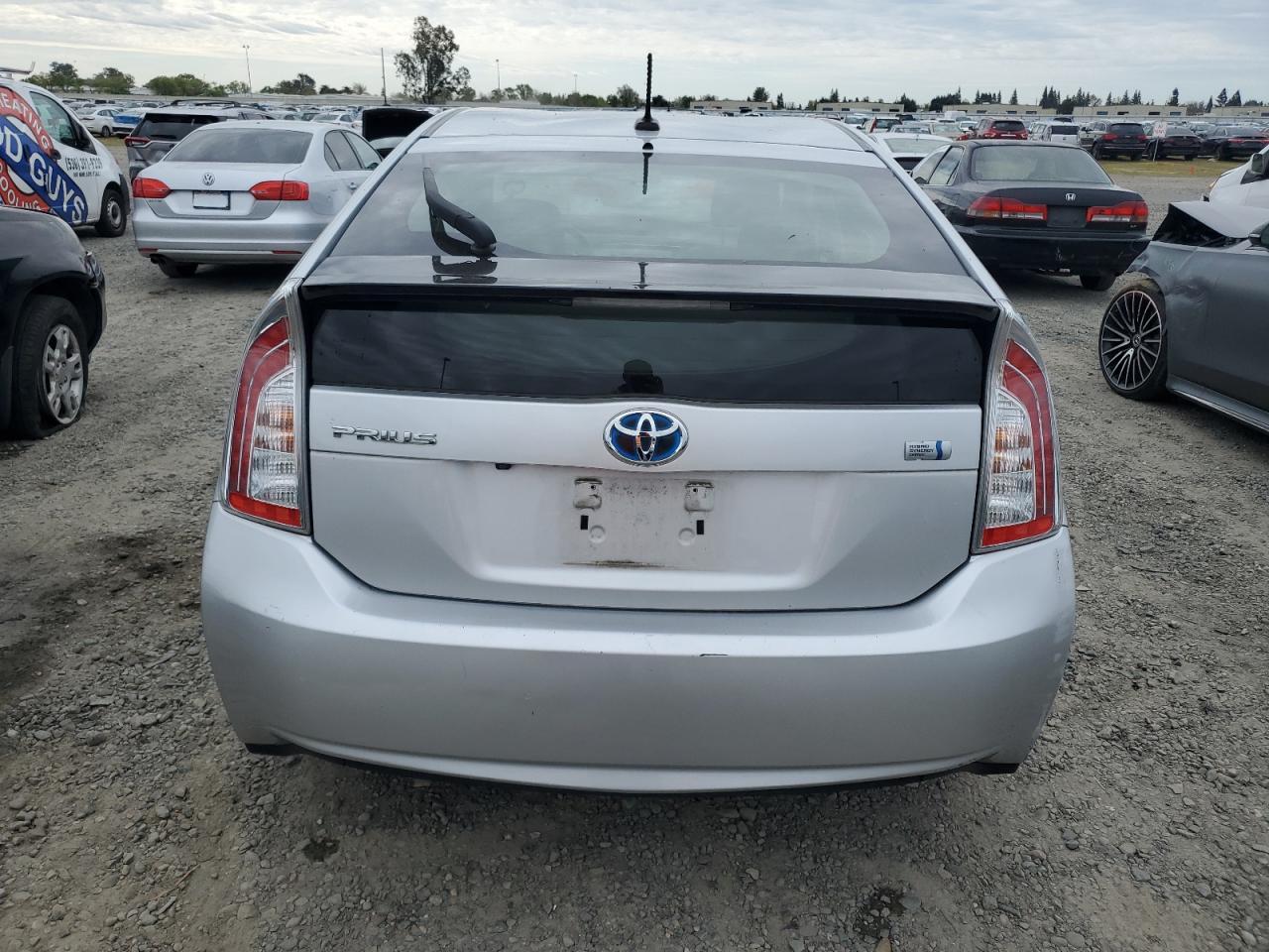2015 TOYOTA PRIUS - Image 6