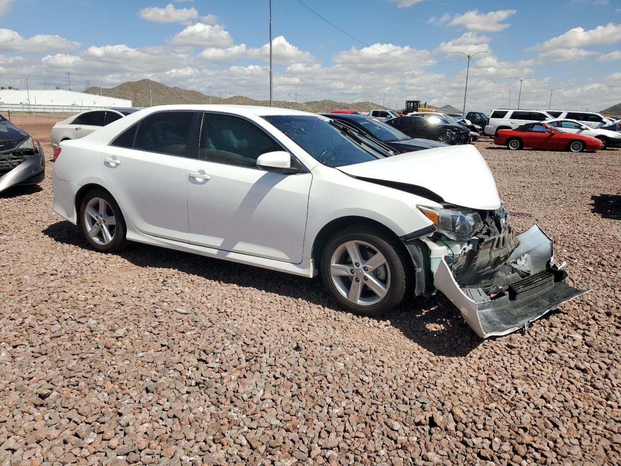2014 TOYOTA CAMRY L - Image 4