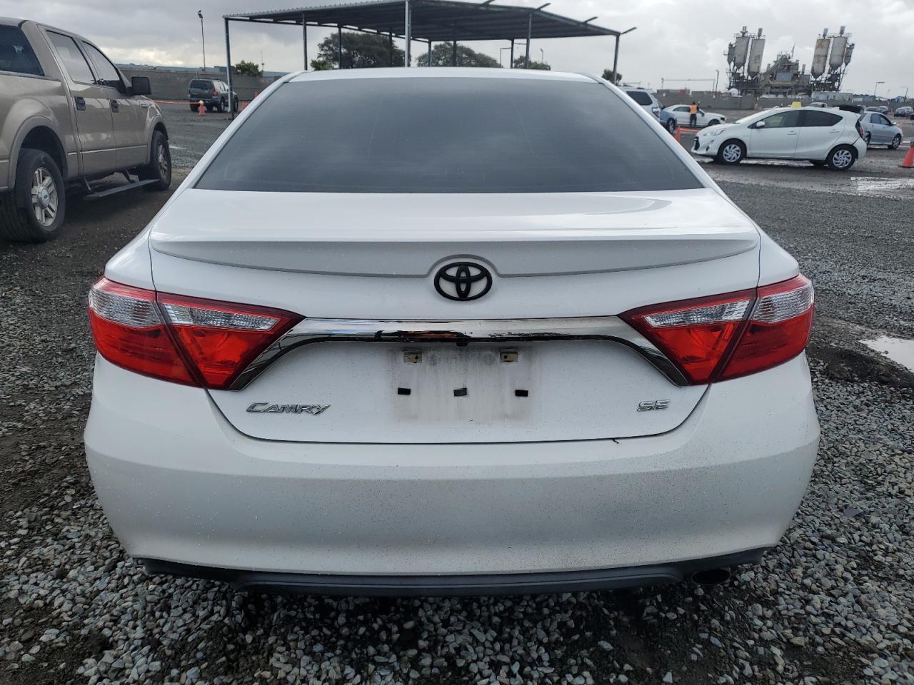 2017 TOYOTA CAMRY LE - Image 6