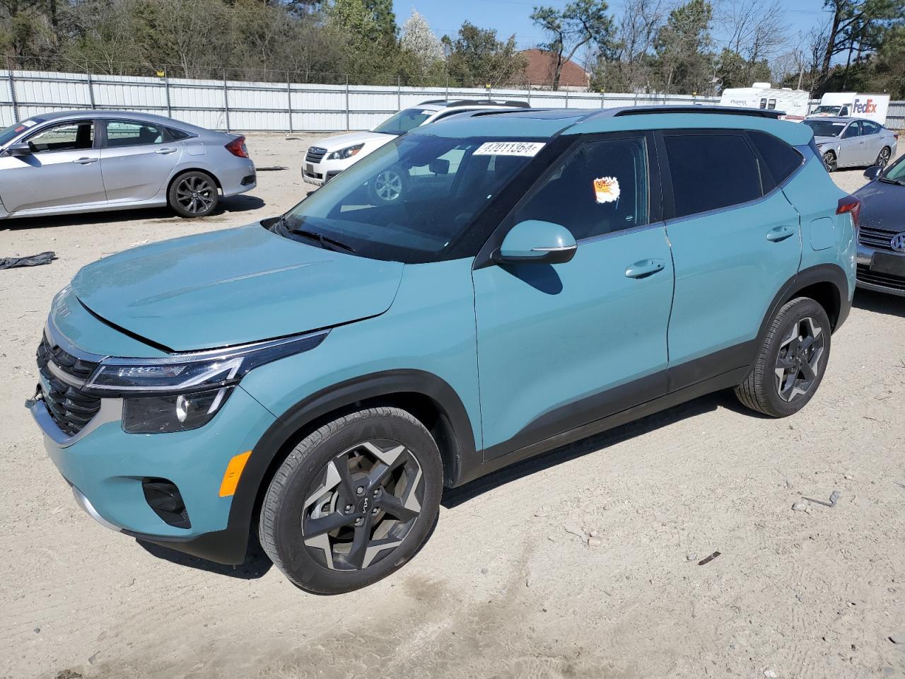 2024 KIA SELTOS EX