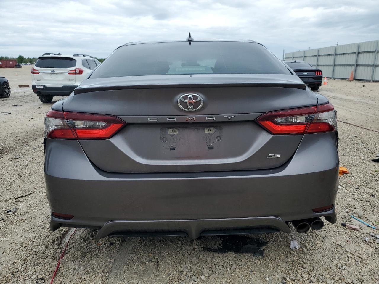 2021 TOYOTA CAMRY SE - Фото 6