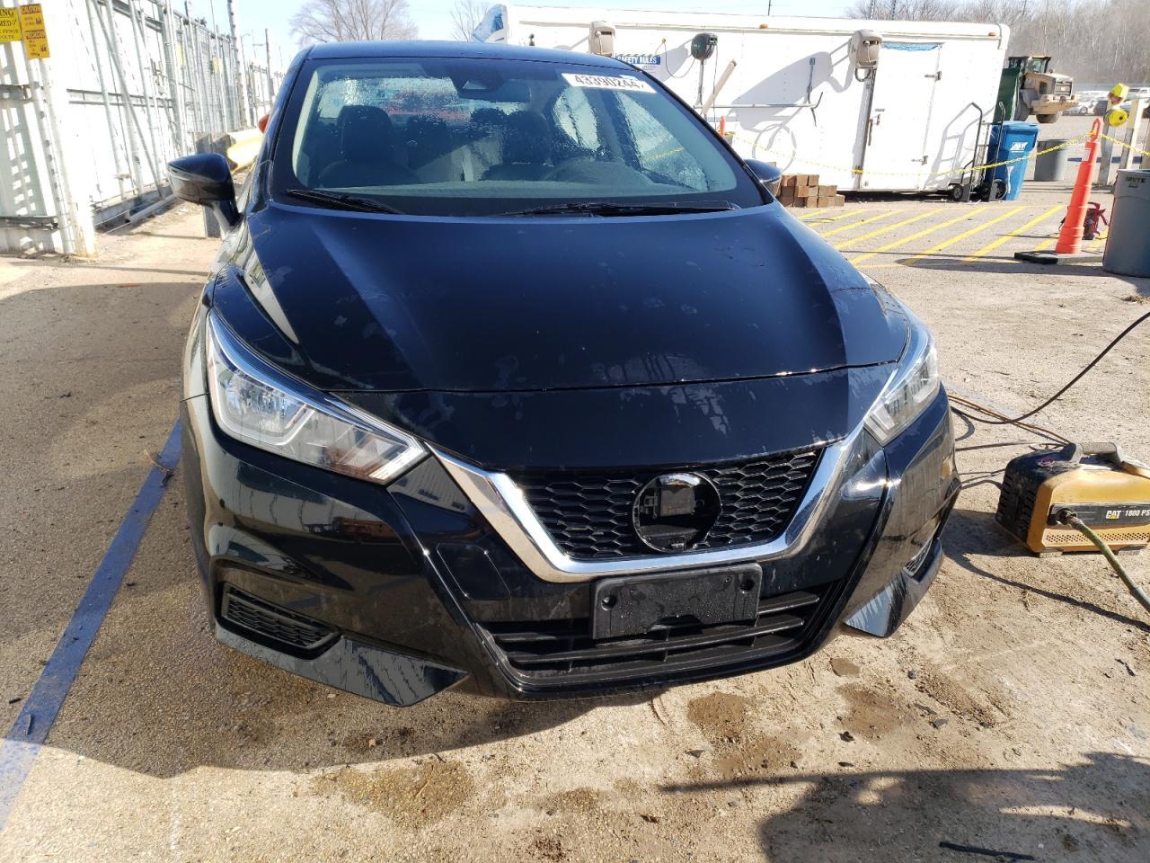 2021 NISSAN VERSA SV - Фото 5
