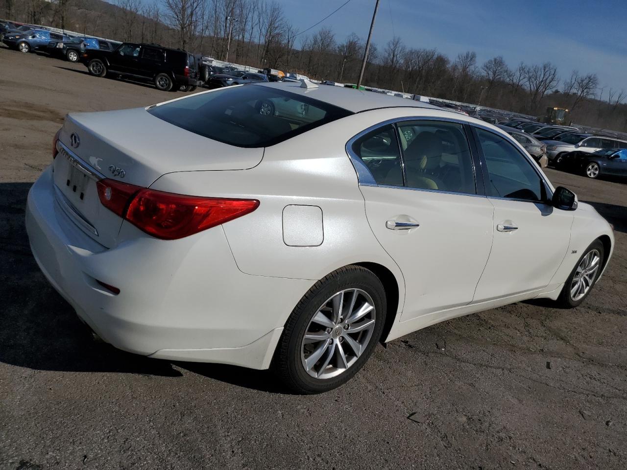 2016 INFINITI Q50 PREMIU - Фото 3