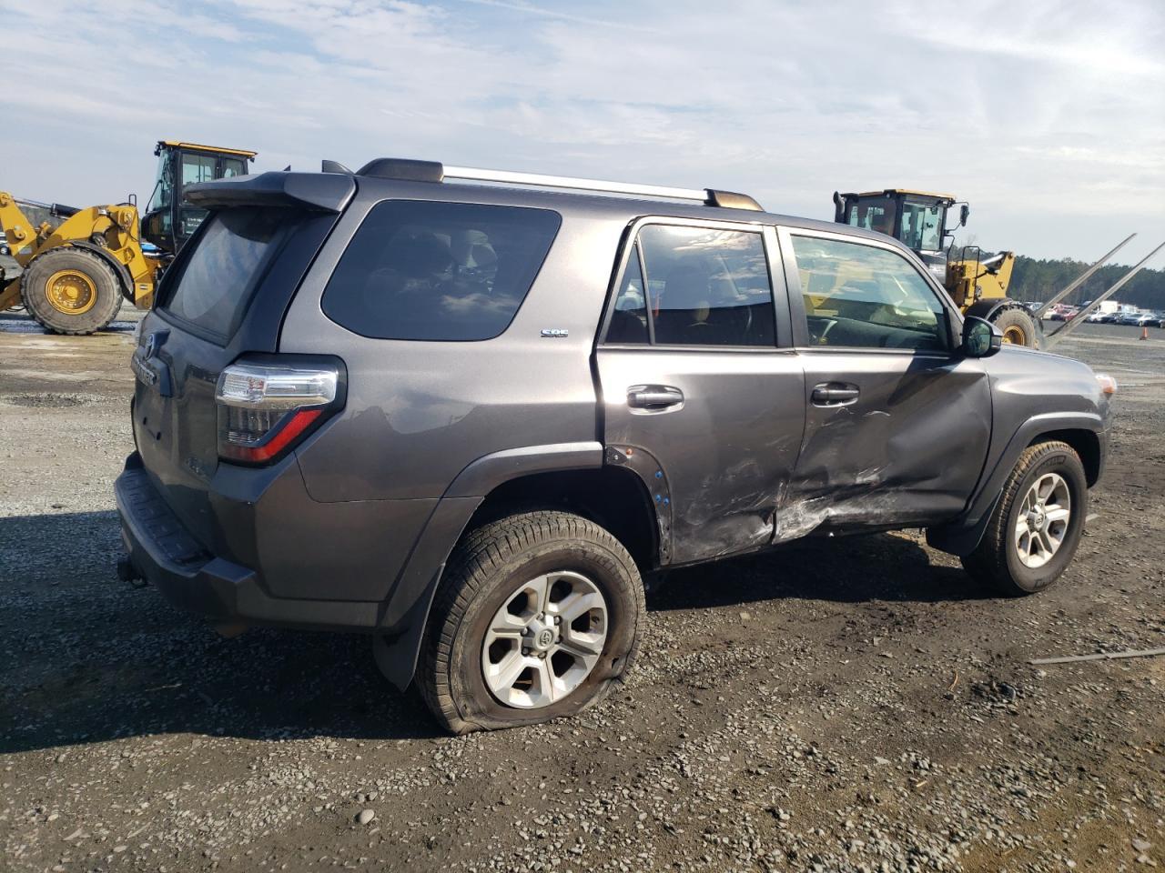 2019 TOYOTA 4RUNNER SR - Фото 3