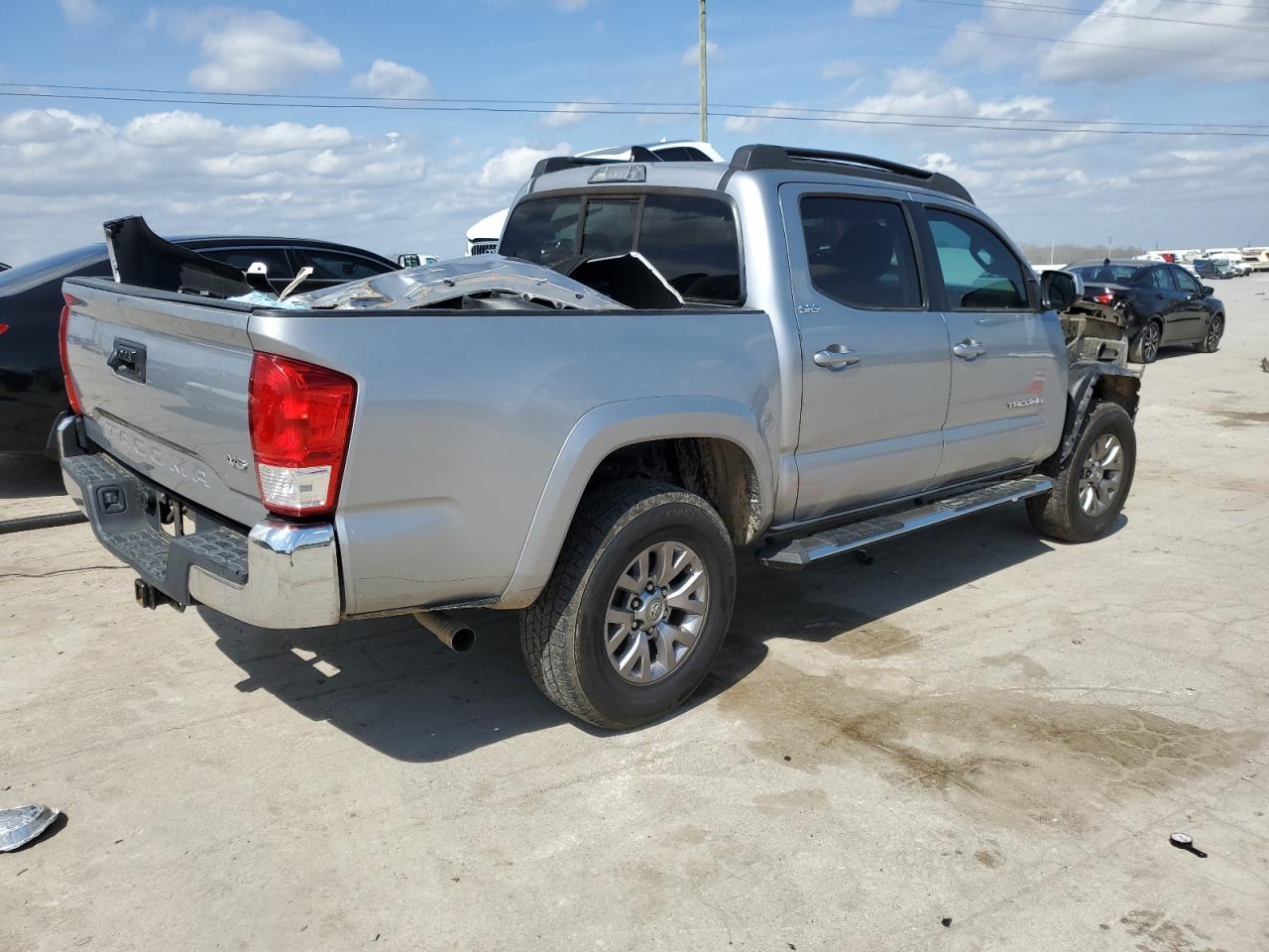 2017 TOYOTA TACOMA DOU - Фото 3
