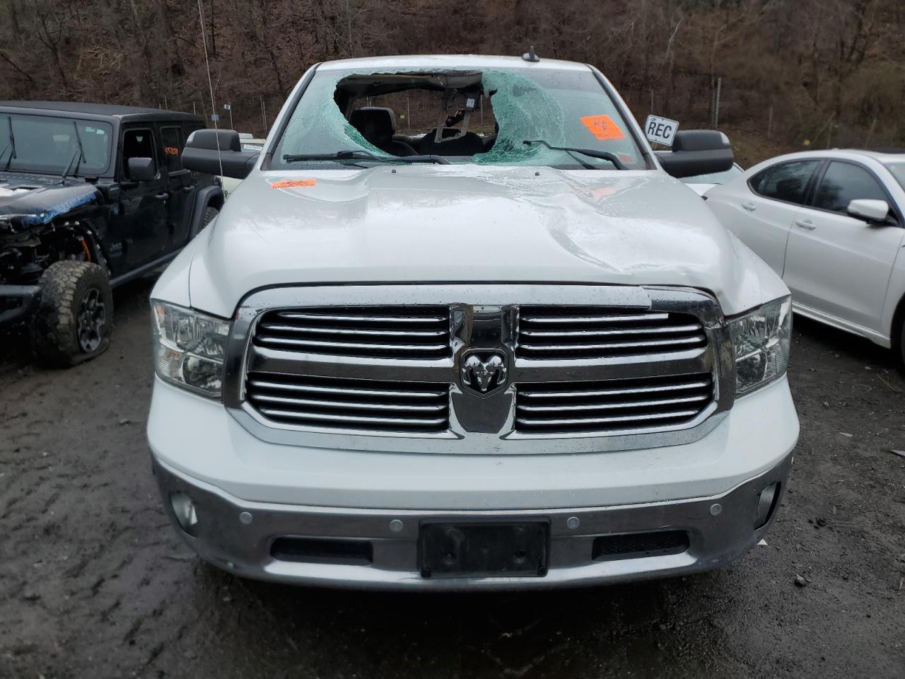 2017 RAM 1500 SLT - Image 5