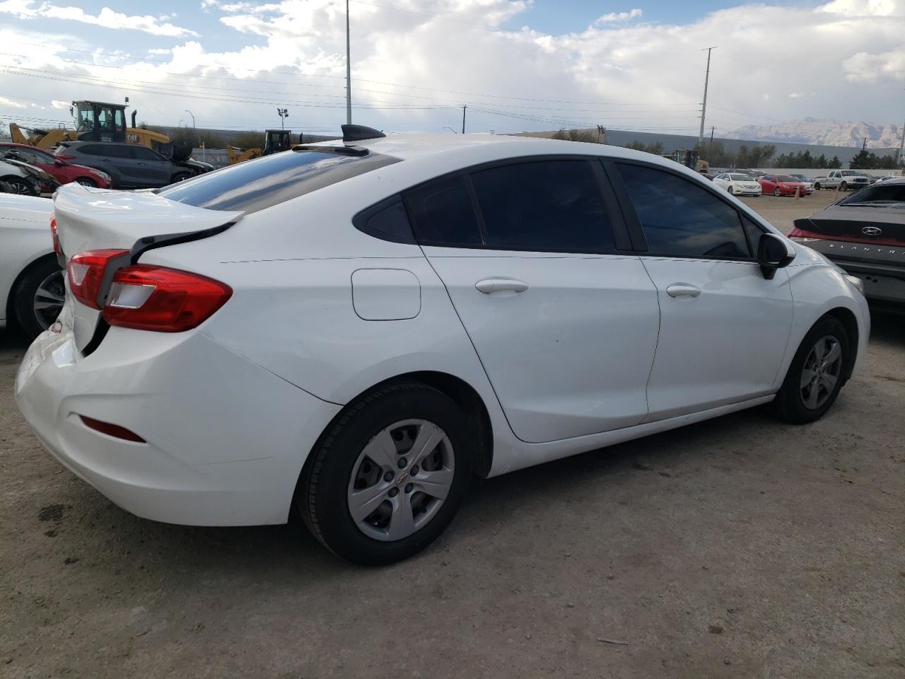 2017 CHEVROLET CRUZE LS - Фото 3