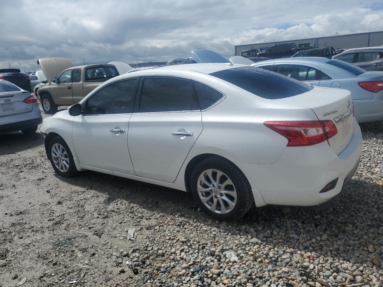 2017 NISSAN SENTRA S - Фото 2