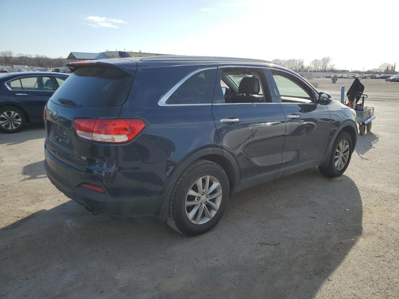 2016 KIA SORENTO LX - Image 3