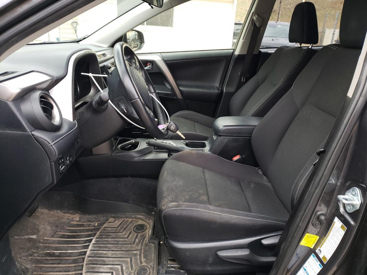 2017 TOYOTA RAV4 XLE - Фото 7