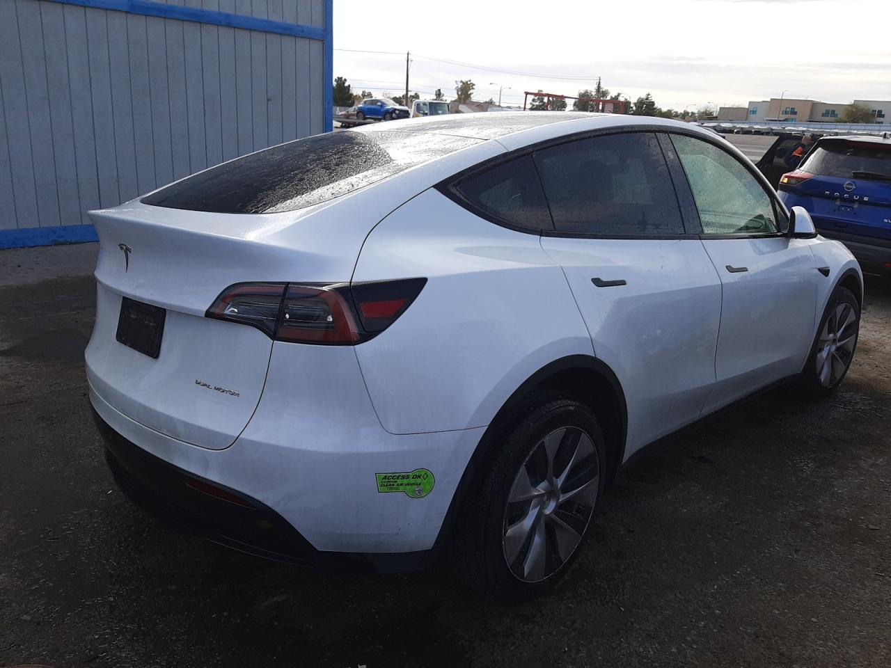 2023 TESLA MODEL Y - Image 3