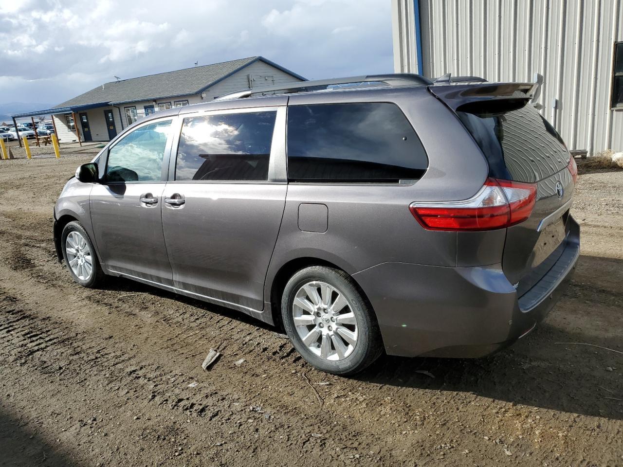 2015 TOYOTA SIENNA XLE - Фото 2