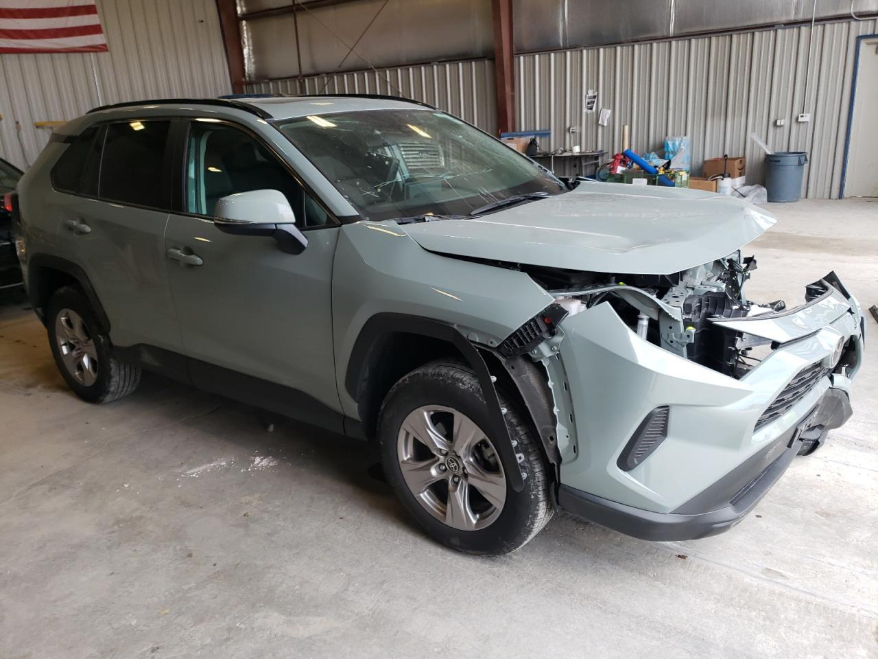 2022 TOYOTA RAV4 XLE - Image 4