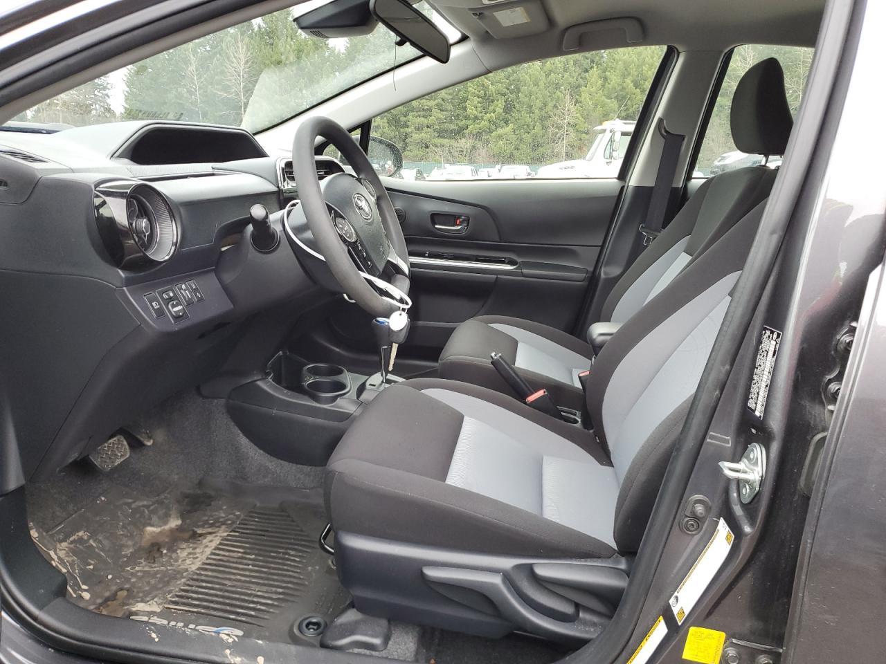 2019 TOYOTA PRIUS C - Фото 7