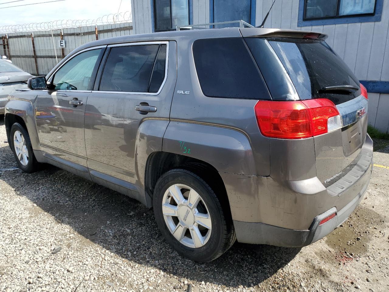 2012 GMC TERRAIN SL - Image 2