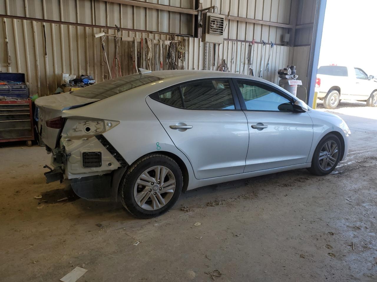 2019 HYUNDAI ELANTRA SE - Фото 3
