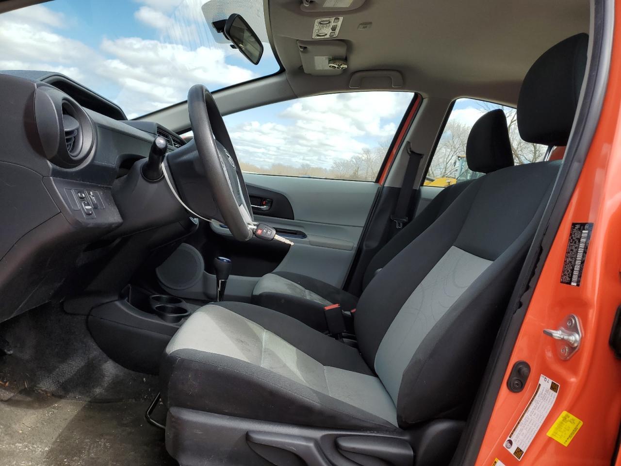 2013 TOYOTA PRIUS C - Фото 7