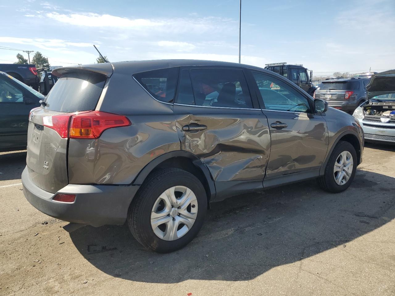 2015 TOYOTA RAV4 LE - Фото 3