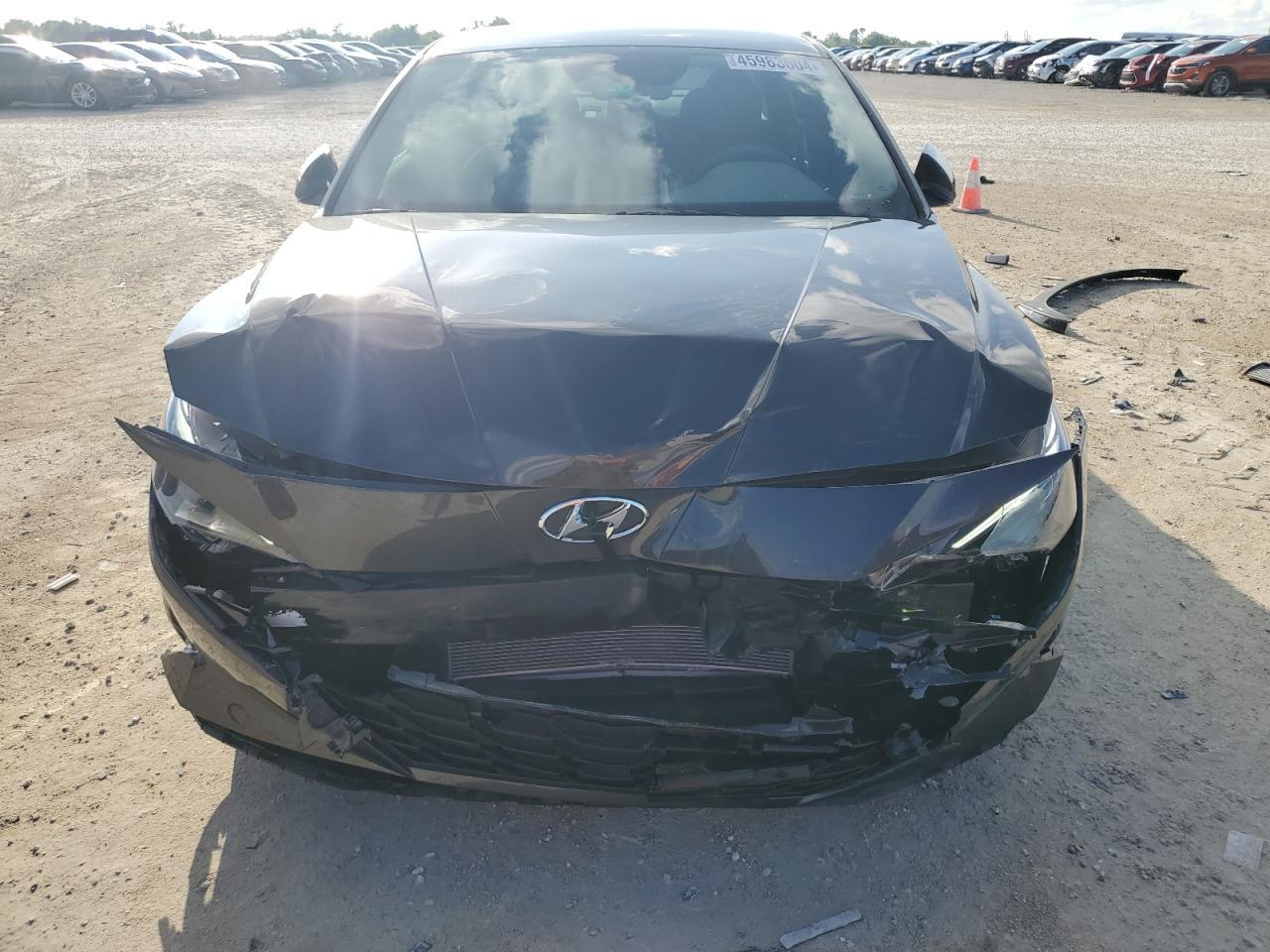 2022 HYUNDAI ELANTRA SE - Image 5