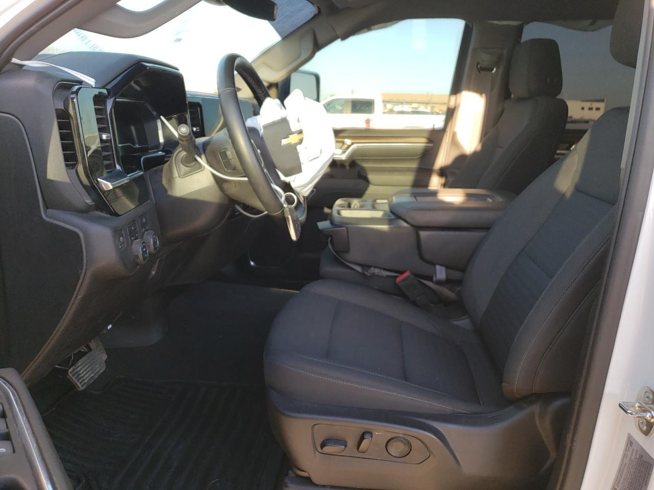 2024 CHEVROLET SILVERADO - Image 7