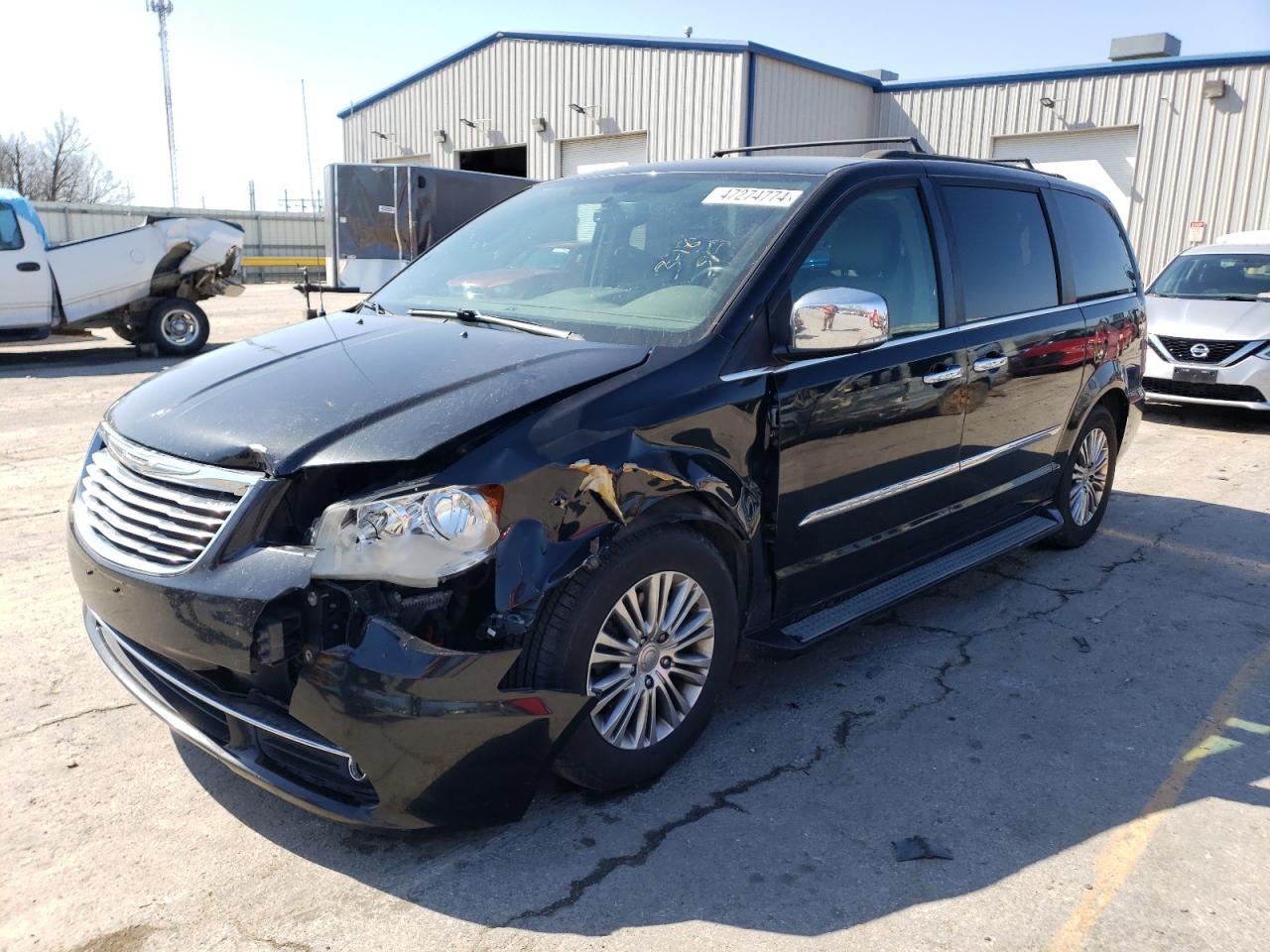 2014 CHRYSLER TOWN & COU