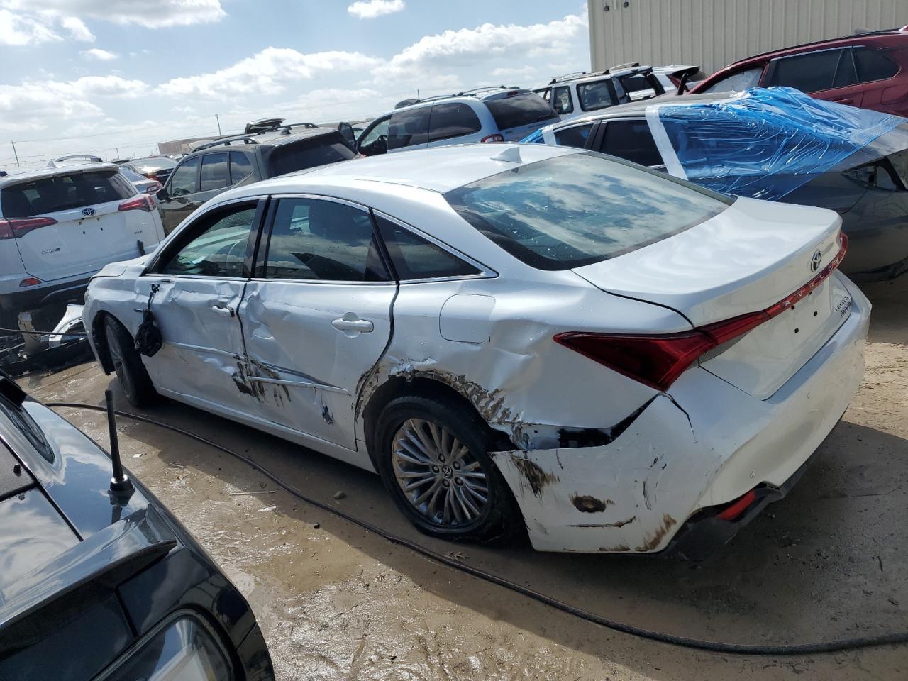 2019 TOYOTA AVALON XLE - Фото 2