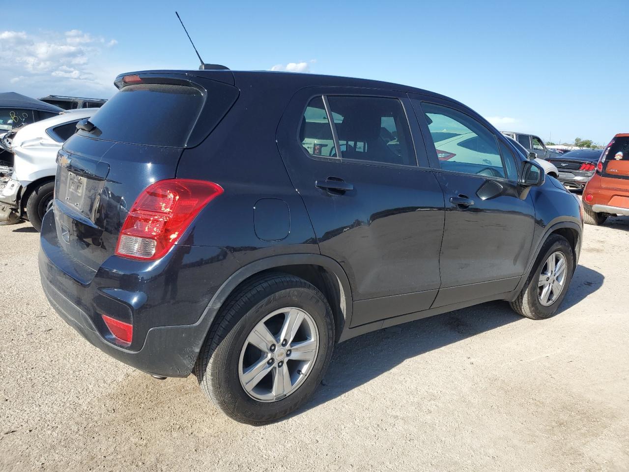 2021 CHEVROLET TRAX LS - Фото 3