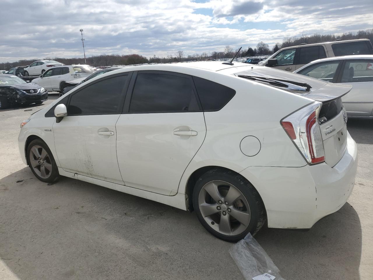 2015 TOYOTA PRIUS - Фото 2