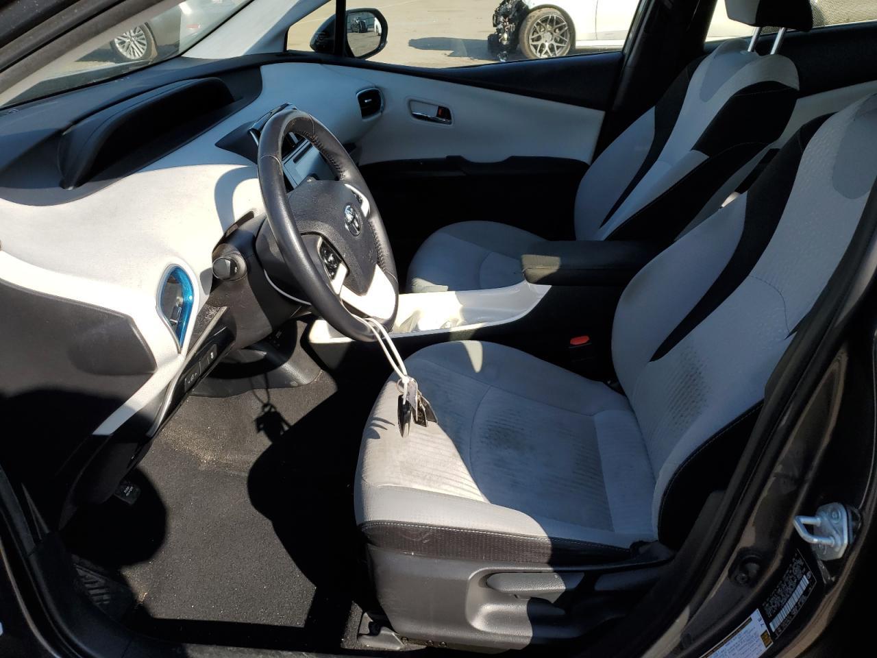 2018 TOYOTA PRIUS PRIM - Image 7