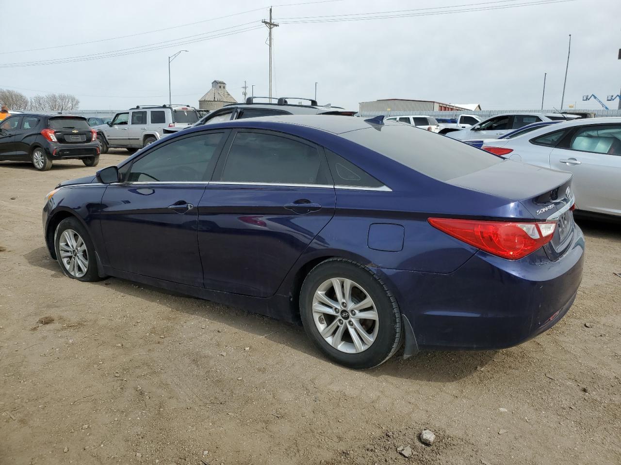 2013 HYUNDAI SONATA GLS - Image 2