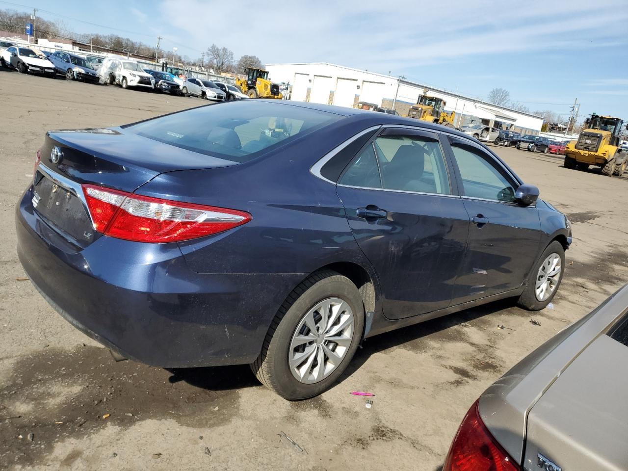2017 TOYOTA CAMRY LE - Image 3